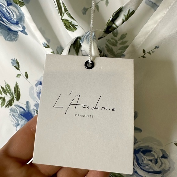 L’Academie NWT Floral Tank top Blue and‎ White sz small - Picture 4 of 5